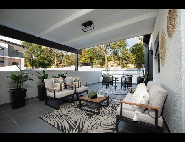 2 BEDROOM APARTMENT FOR SALE IN BRYANSTON